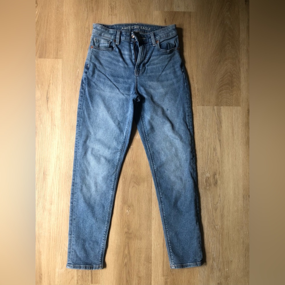 American Eagle Mom Jeans!
